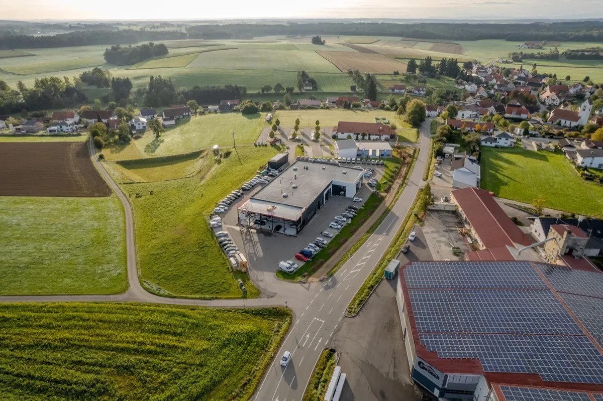 Drohnenaufnahme Autohaus